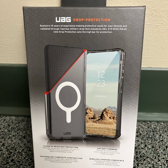 UAG PLYO Series MagSafe iPhone 14/13 Case - Picture 2 of 2